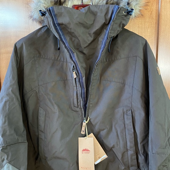 Fjallraven Luhkka Poncho Winter Cape Dark Olive Small - Picture 4 of 8